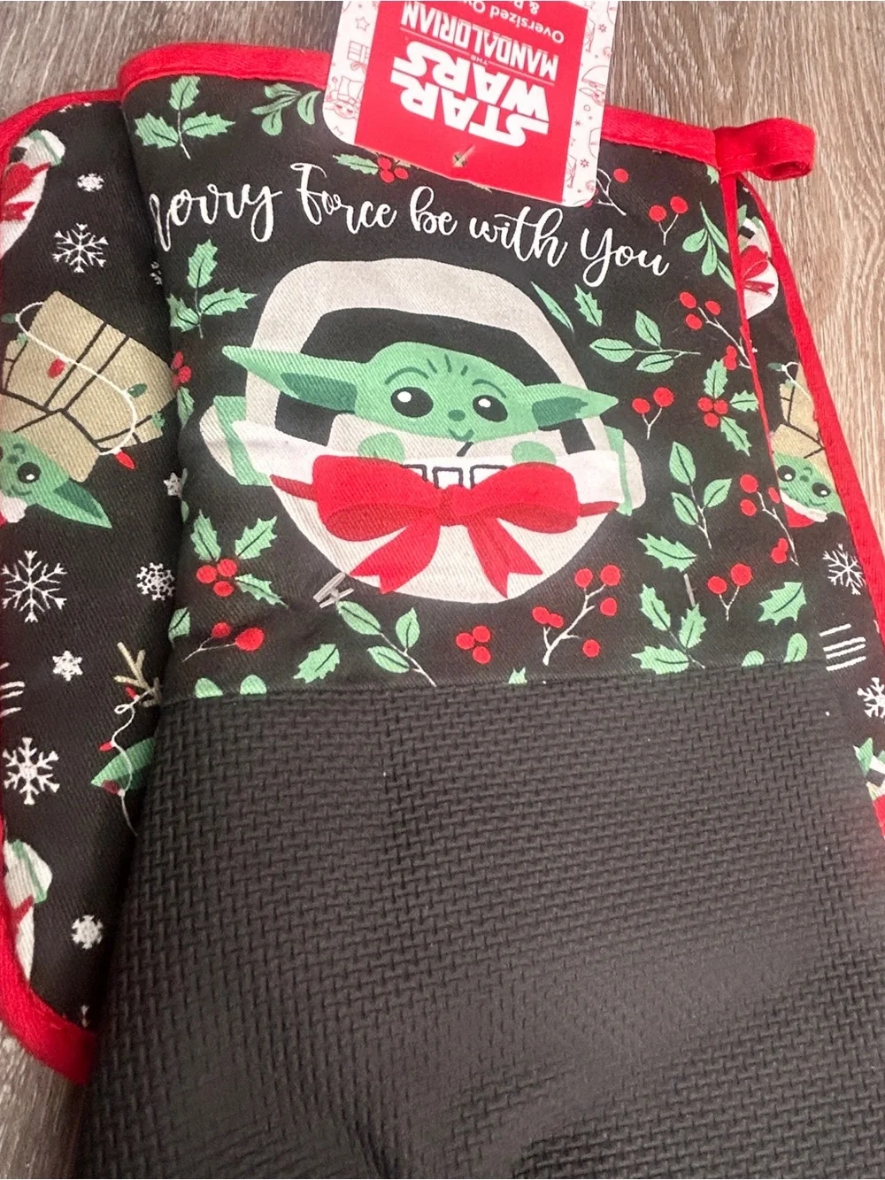 NWT Star Wars Mandalorian Grogu Baby Yoda Holiday Oven Mitt & Pot Holder Set